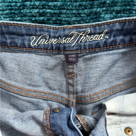 Excellent condition universal thread high waisted shorts - Picture 2 of 3